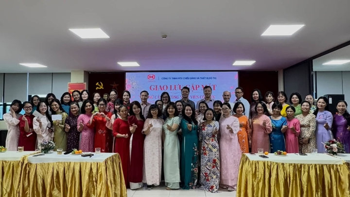 Chương trình giao lưu, gặp mặt nữ cán bộ, công nhân viên Công ty nhân dịp 20/10